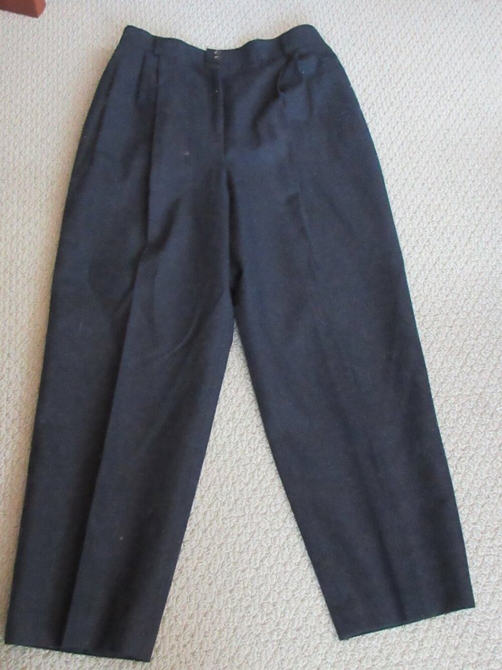 Harve Bernard Size 16 100 percent wool trousers in Charocoal